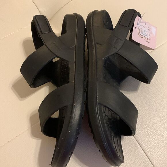Chinese Laundry Casual size 7 black shoes with Velcro closure - Picture 3 of 8